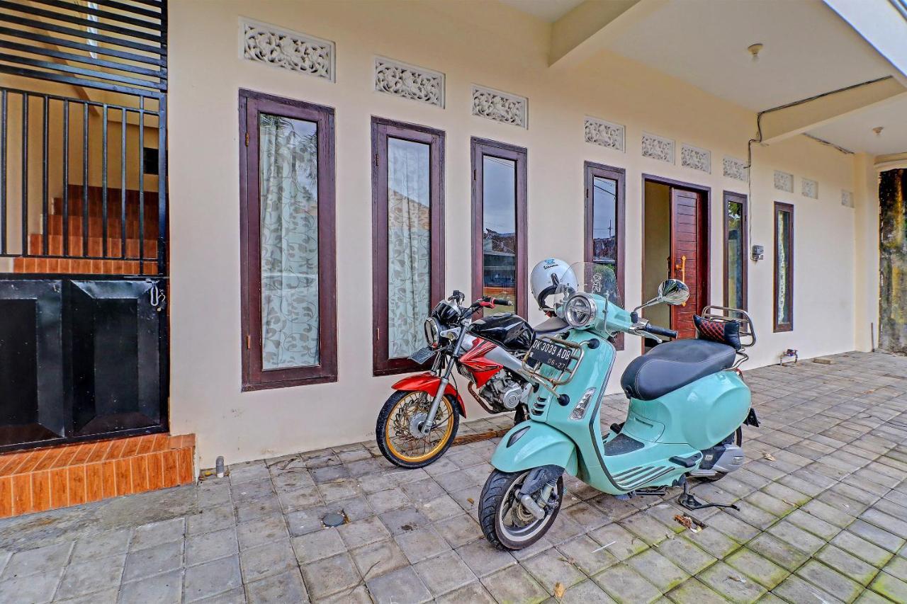 Oyo 91864 Holistic Stay Jimbaran Exterior photo