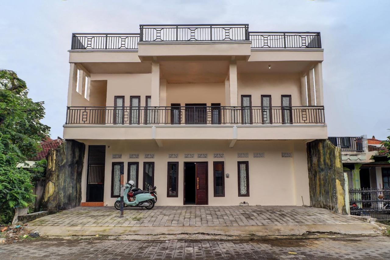 Oyo 91864 Holistic Stay Jimbaran Exterior photo