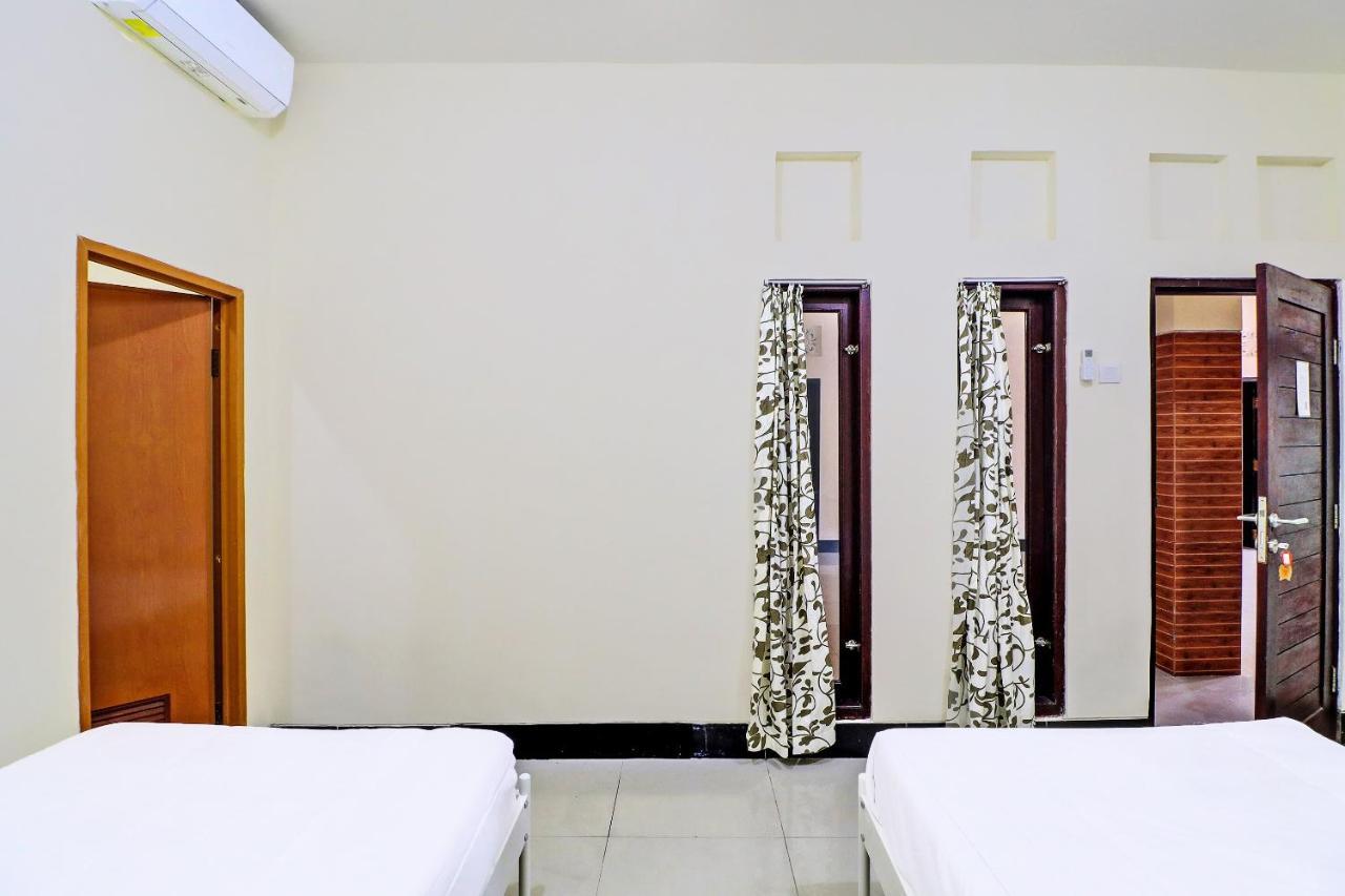 Oyo 91864 Holistic Stay Jimbaran Exterior photo